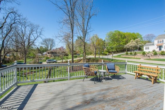 67 Ryerson Ave, Newton Town, NJ 07860