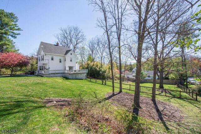 67 Ryerson Ave, Newton Town, NJ 07860