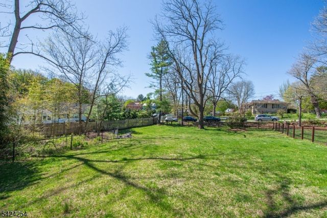 67 Ryerson Ave, Newton Town, NJ 07860