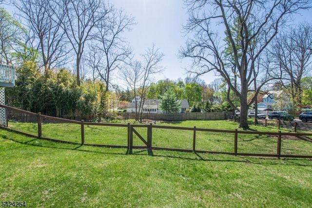 67 Ryerson Ave, Newton Town, NJ 07860