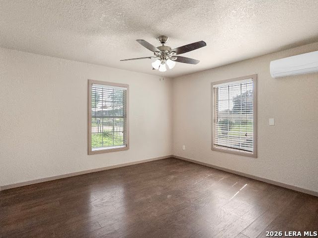 910 Menefee Blvd, San Antonio, TX 78237