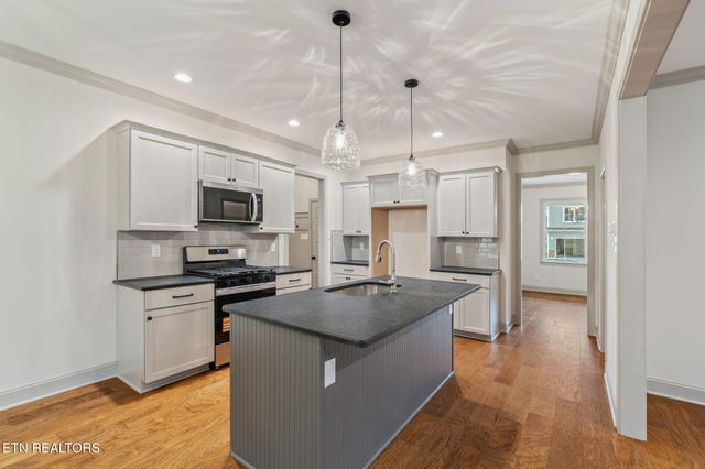 1172 Madison Oaks Rd, Knoxville, TN 37924