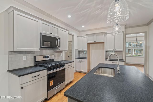 1172 Madison Oaks Rd, Knoxville, TN 37924