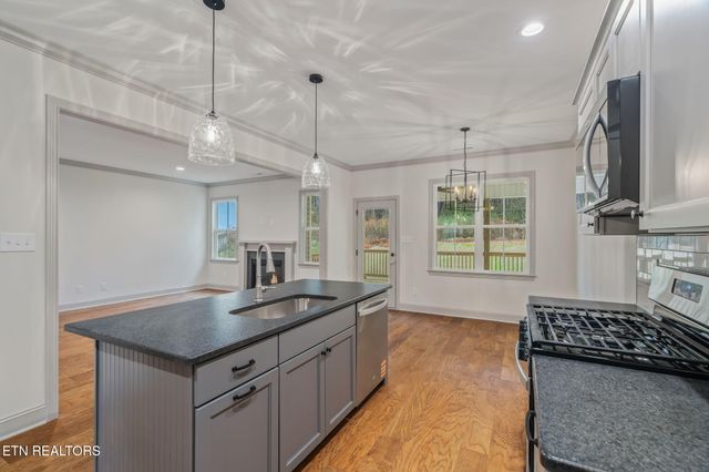 1172 Madison Oaks Rd, Knoxville, TN 37924