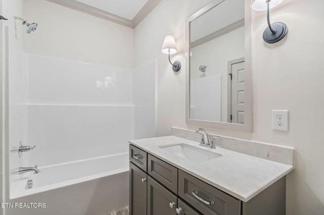 1172 Madison Oaks Rd, Knoxville, TN 37924