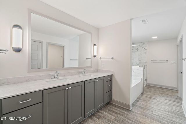 1172 Madison Oaks Rd, Knoxville, TN 37924