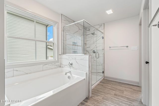 1172 Madison Oaks Rd, Knoxville, TN 37924