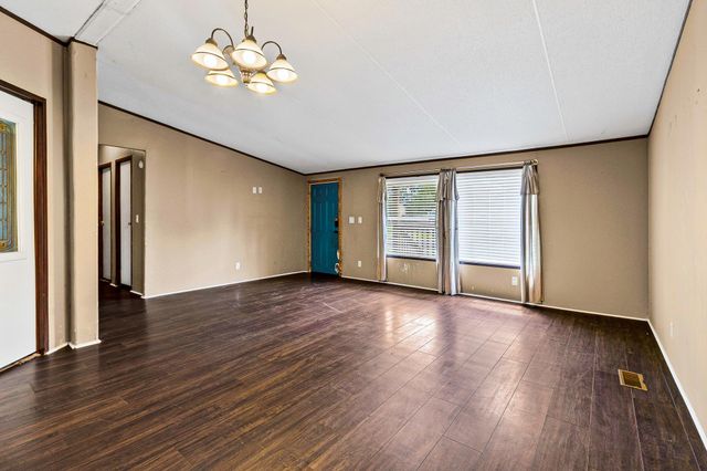 404 E Mimosa Drive, Livingston, TX 77351