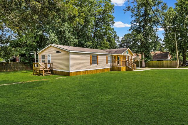 404 E Mimosa Drive, Livingston, TX 77351