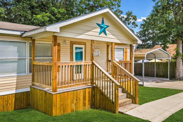 404 E Mimosa Drive, Livingston, TX 77351