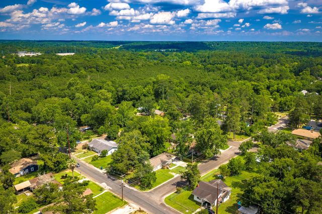 404 E Mimosa Drive, Livingston, TX 77351