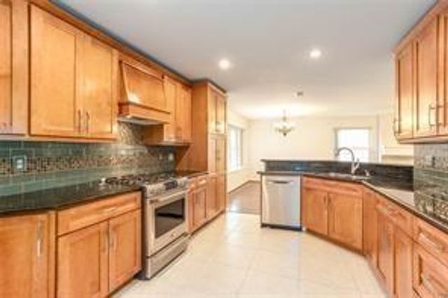 1850 Creek Drive, Houston, TX 77080