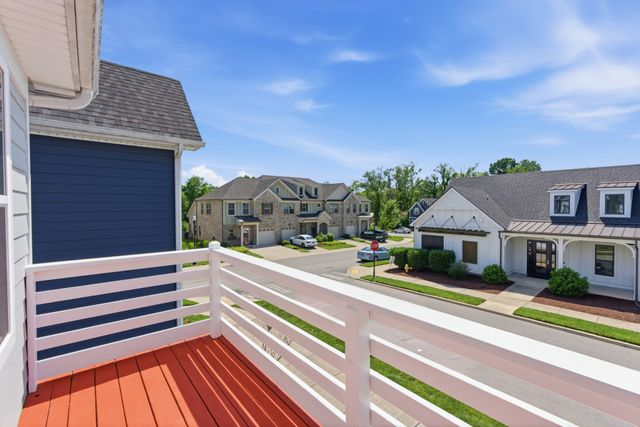 2004 French Bayou Ln, Hendersonville, TN 37075