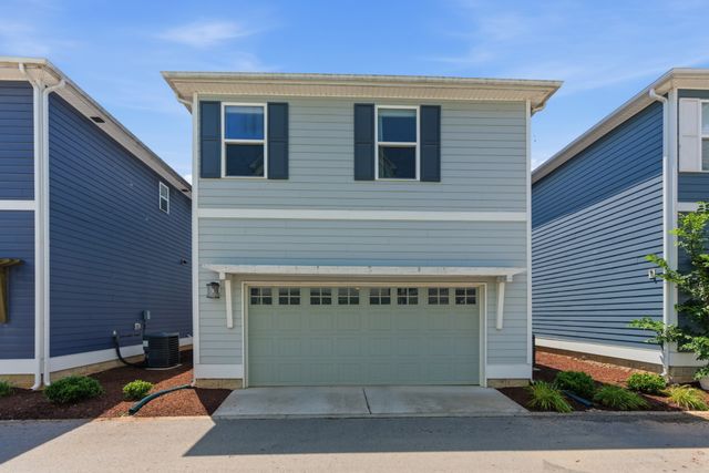 2004 French Bayou Ln, Hendersonville, TN 37075
