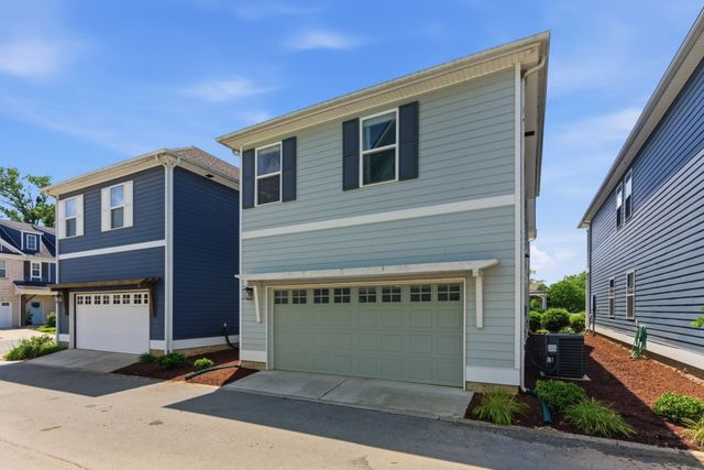 2004 French Bayou Ln, Hendersonville, TN 37075
