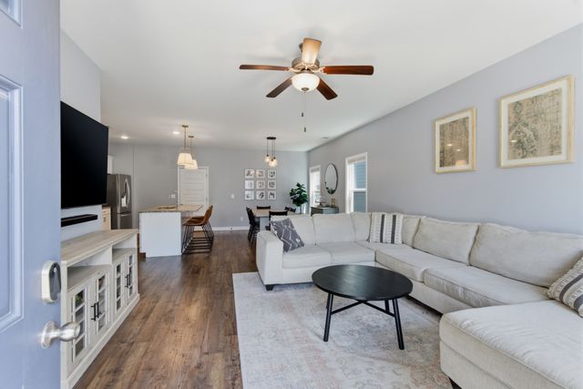 2004 French Bayou Ln, Hendersonville, TN 37075