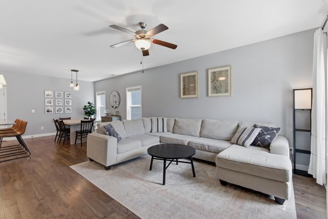 2004 French Bayou Ln, Hendersonville, TN 37075