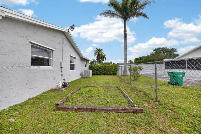 16040 SW 283rd St, Homestead, FL 33033