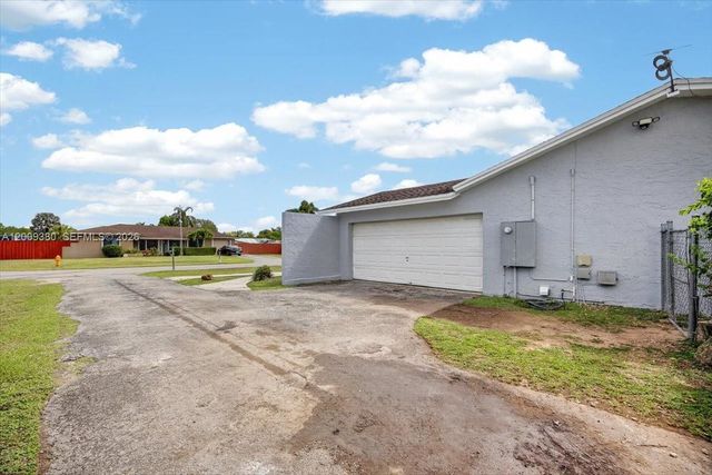 16040 SW 283rd St, Homestead, FL 33033