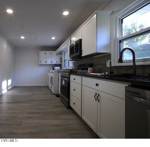 103 Commodore Avenue, Elizabethton, TN 37643