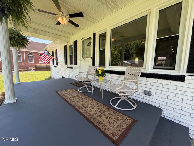 103 Commodore Avenue, Elizabethton, TN 37643