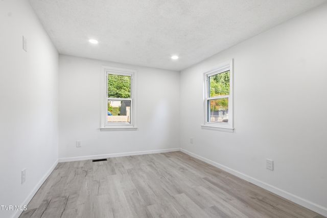 103 Commodore Avenue, Elizabethton, TN 37643