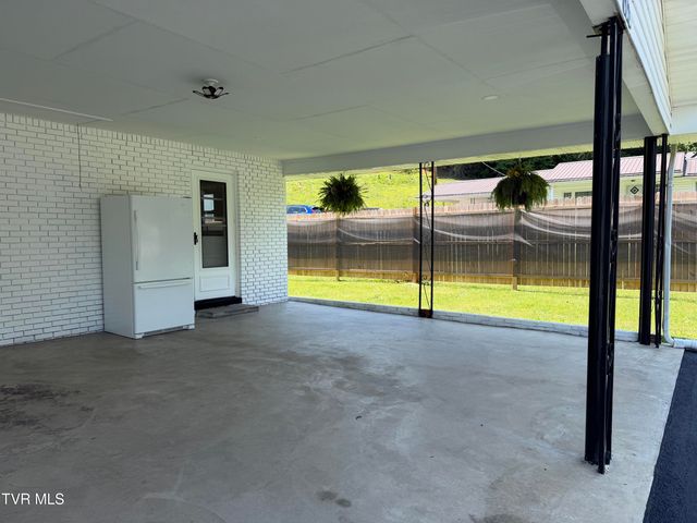 103 Commodore Avenue, Elizabethton, TN 37643