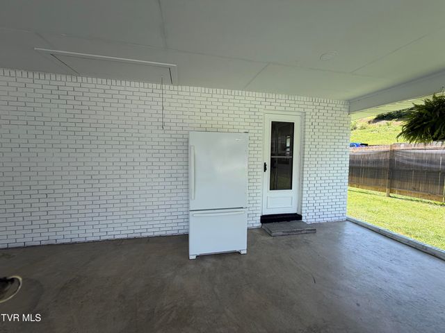 103 Commodore Avenue, Elizabethton, TN 37643