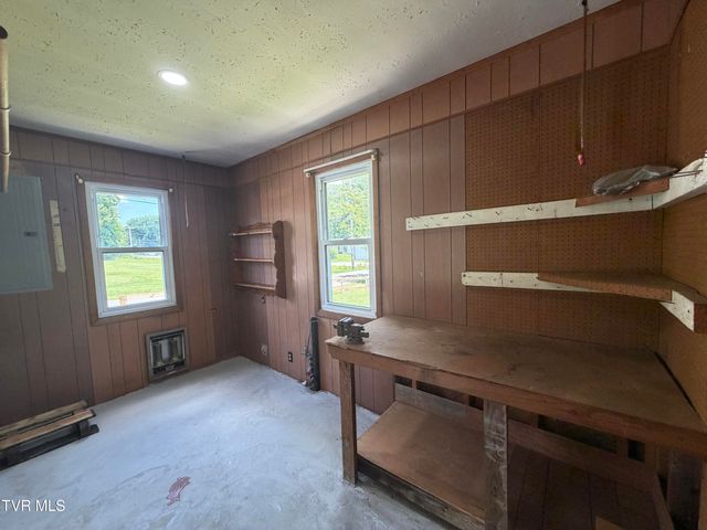 103 Commodore Avenue, Elizabethton, TN 37643
