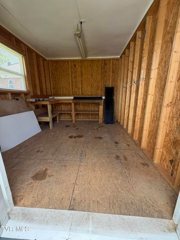 103 Commodore Avenue, Elizabethton, TN 37643
