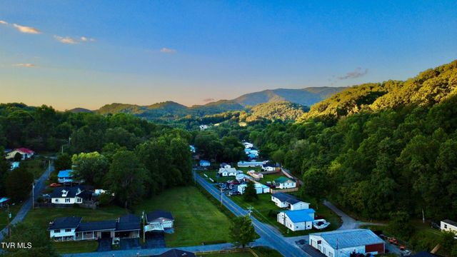 103 Commodore Avenue, Elizabethton, TN 37643