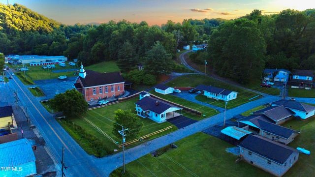 103 Commodore Avenue, Elizabethton, TN 37643