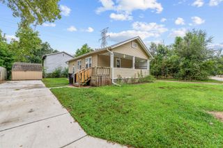 914 Riverside Blvd, Salina, KS 67401