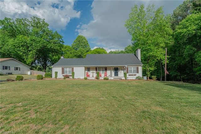 3845 Ranchwood Drive, Clemmons, NC 27012