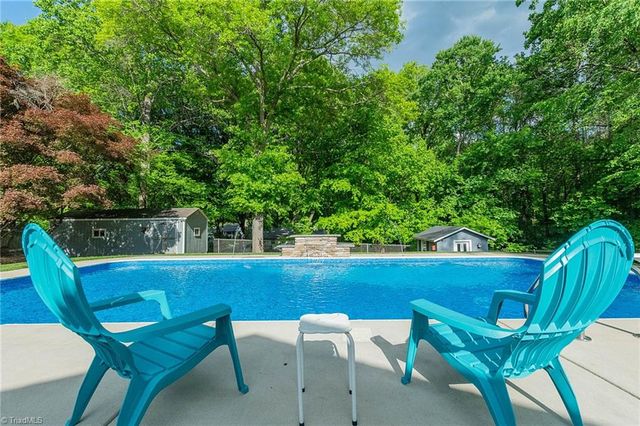 3845 Ranchwood Drive, Clemmons, NC 27012