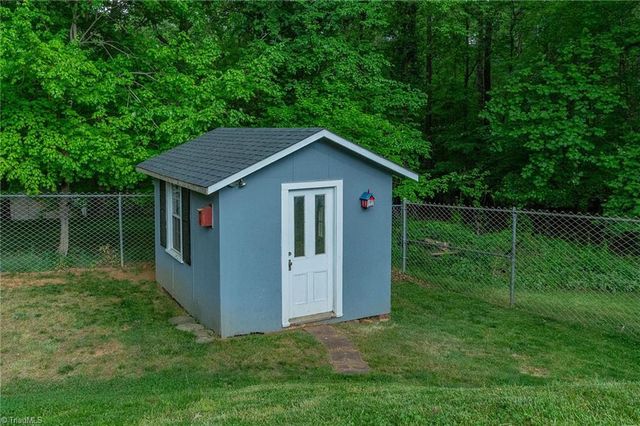 3845 Ranchwood Drive, Clemmons, NC 27012