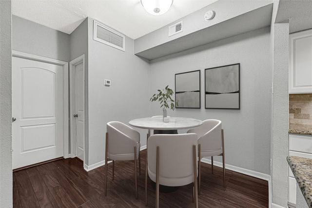 2425 Augusta Drive 29, Houston, TX 77057