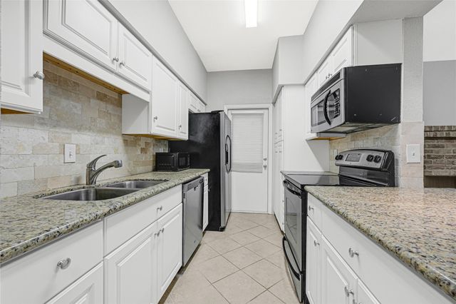 2425 Augusta Drive 29, Houston, TX 77057