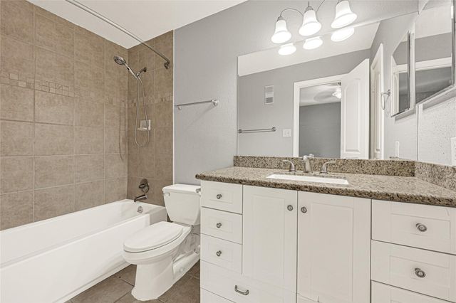 2425 Augusta Drive 29, Houston, TX 77057