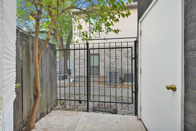 2425 Augusta Drive 29, Houston, TX 77057