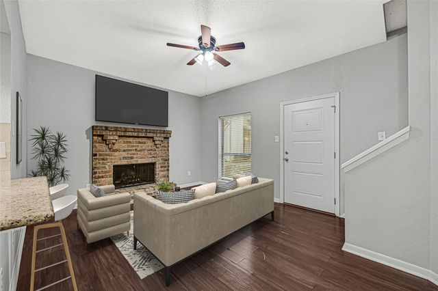 2425 Augusta Drive 29, Houston, TX 77057