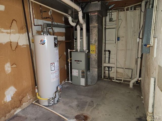 48 Caledonia Rd, Pueblo, CO 81001