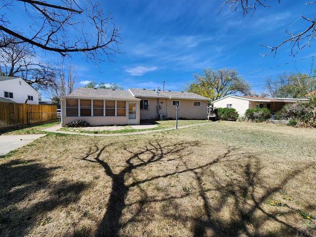 48 Caledonia Rd, Pueblo, CO 81001