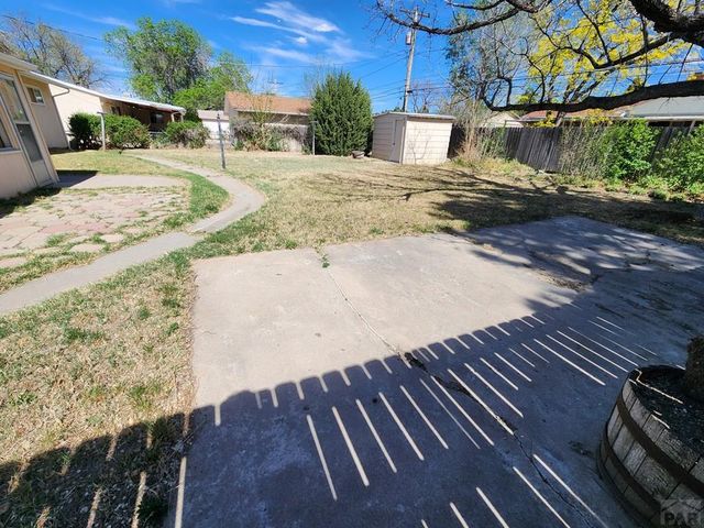 48 Caledonia Rd, Pueblo, CO 81001