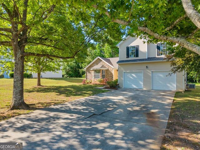 417 Grove Park Drive, Locust Grove, GA 30248