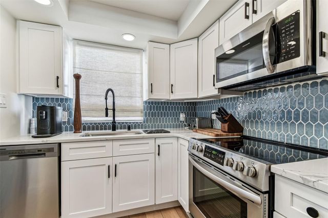 620 EDGEWATER DRIVE 204, Dunedin, FL 34698