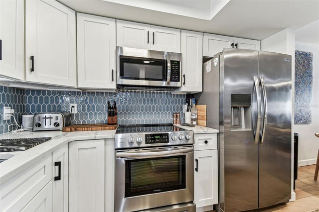 620 EDGEWATER DRIVE 204, Dunedin, FL 34698
