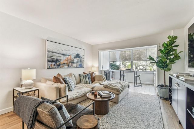 620 EDGEWATER DRIVE 204, Dunedin, FL 34698