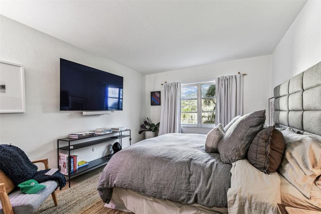 620 EDGEWATER DRIVE 204, Dunedin, FL 34698
