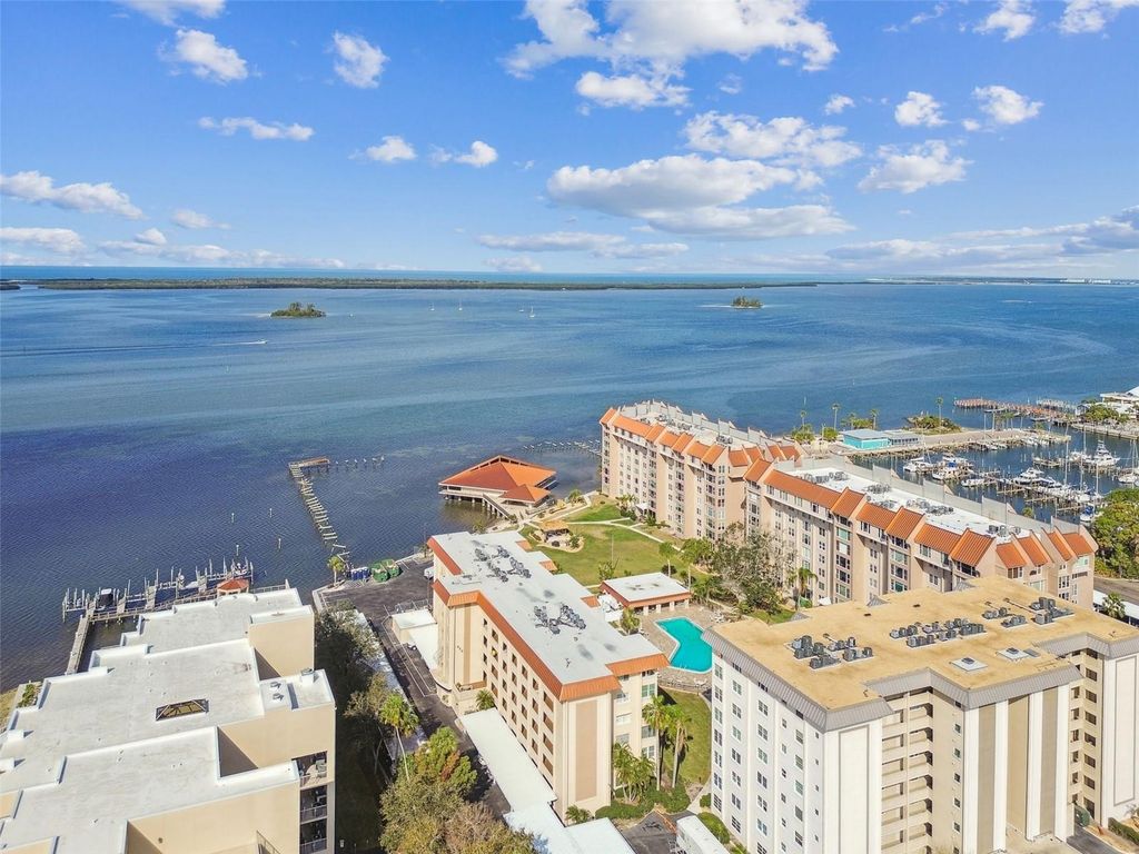 620 EDGEWATER DRIVE 204, Dunedin, FL 34698